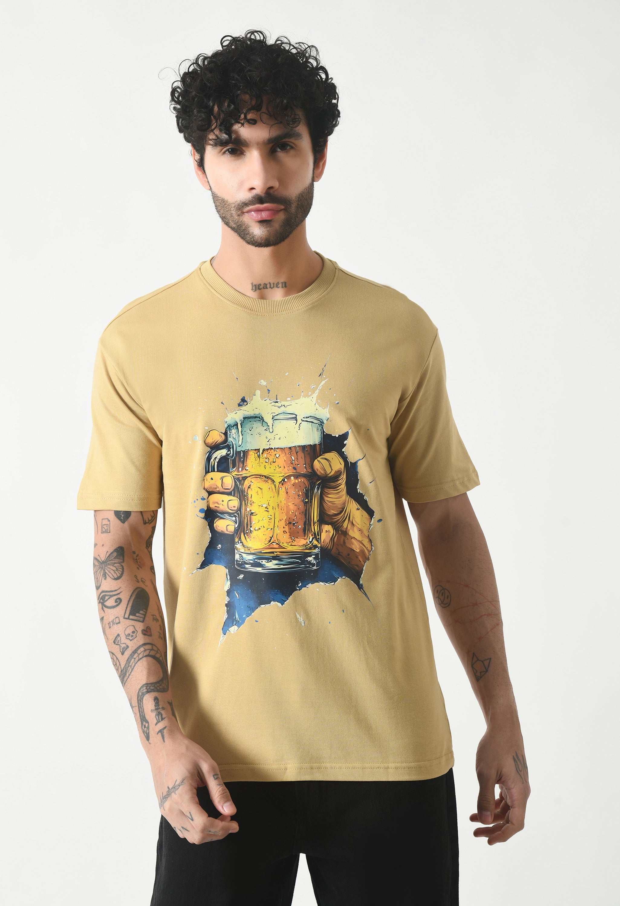 Beer in Hand Beige – Golden Lager Premium Oversized T-Shirt for Men