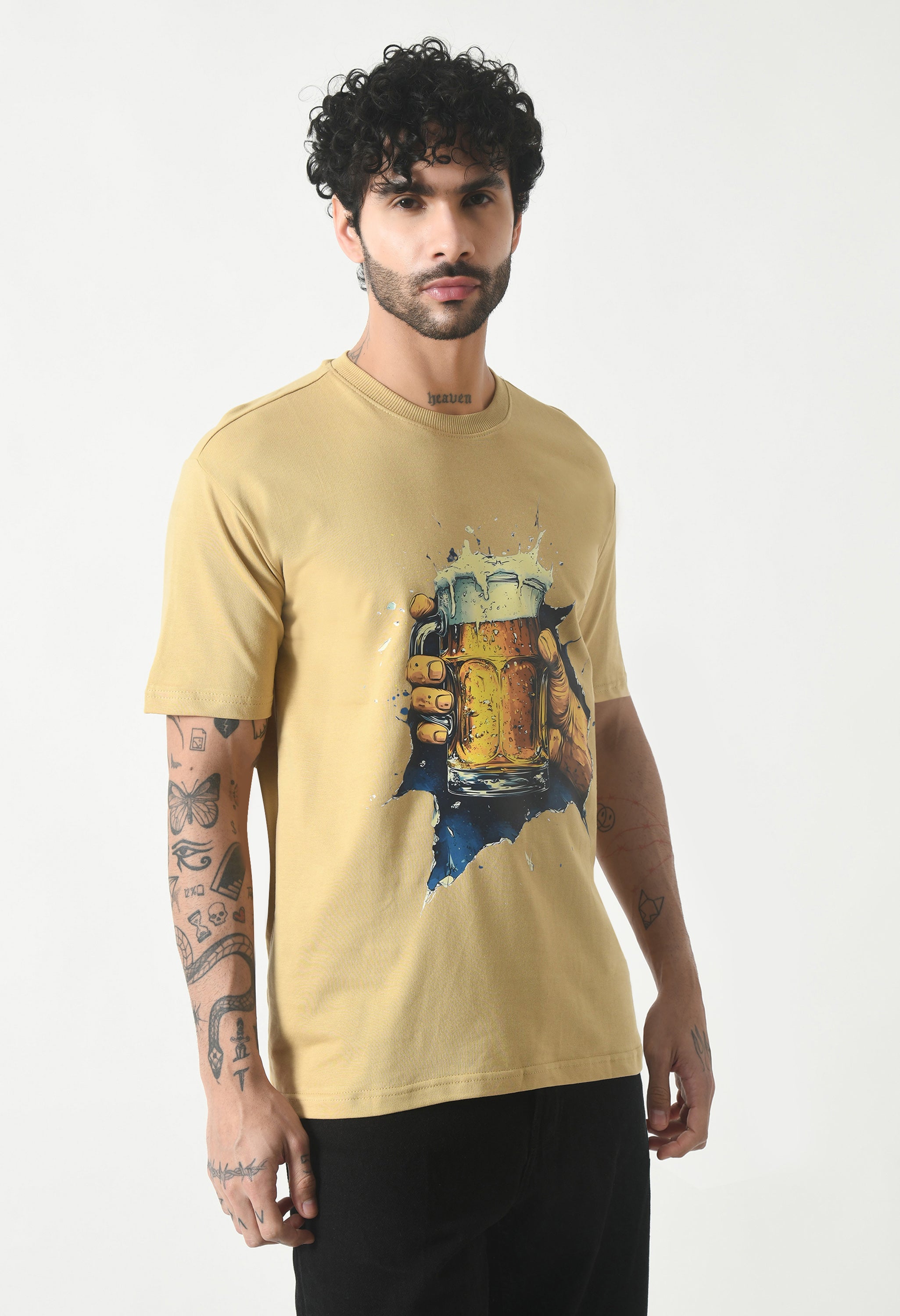Beer in Hand Beige – Golden Lager Premium Oversized T-Shirt for Men